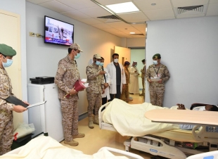 نائب رئيس هيئة الأركان العامة قائد القوات المشتركة المكلف يزور المصابين بالمنطقة الجنوبية 