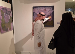 البنفسج في ختام معارضها 