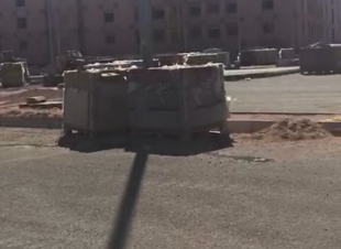 جامعة طيبه تواصل أعمال تنفيذ مواقف السيارات .. 