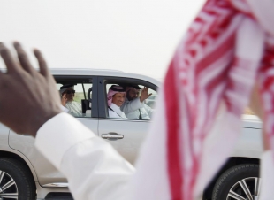 نائب أمير جازان والخطيب في جولة بقرية القصار ومحمية فرسان وشواطئ فرسان