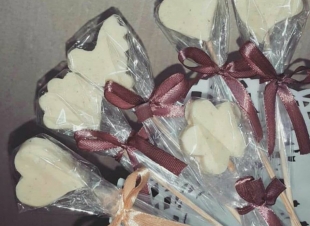 شبكة نادي الصحافة تكرم الفائزة الثالثة في بازار الدانه  سناء شبانة (ماما سناء) عن الحلويات اللبنية والهريسة ذات الطعم الذي لا يقاوم