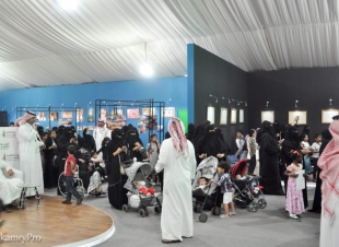 خيمة تعاكظ  محطة هامة لزوار سوق عكاظ