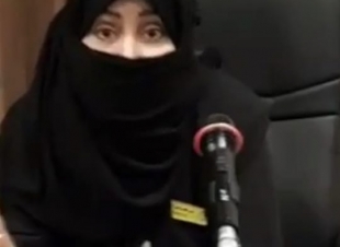 وشاعر لا تستحي أن تصفعه..