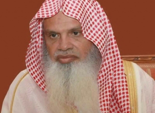 أمام المسجد النبوي الإستغفار دأب الصالحين وعمل الأبرار المتقين