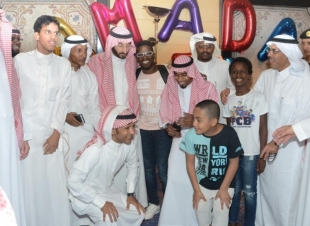 نائب أمير مكة يشارك الأيتام افطارهم الرمضاني بجدة