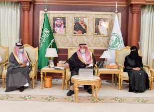  سمو أمير منطقة جازان يستقبل أمين مجلس شباب المنطقة الجديد منوها بدورهم وجهودهم ..