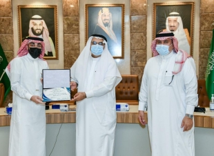 أمين الشرقية يكرم الفريق الاعلامي بالأمانة نظير جهوده الاعلامية 
