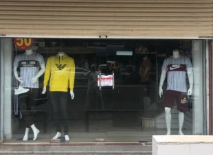 أمانة جدة تواصل حملة تطبيق الاجراءات الاحترازية وتغلق 136 محلًا تجاريًّا