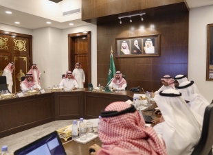 نائب أمير منطقة مكه المكرمة يرأس أجتماعاً لمناقشة سير العمل في مشروع النقل العام بالعاصمة المقدسة بمقر الإمارة بجدة