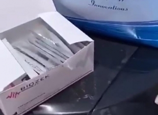 كمين محكم يطيح بصيدلي يجري فحص كورونا في المنازل ومساكن العمالة بجهاز غير مرخص