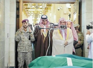 نائب أمير المدينة يؤدي الصلاة على الشهيد الرشيدي 