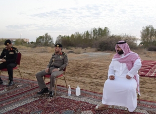 سمو نائب أمير منطقة جازان يشارك رجال الأمن ومنسوبي الصحة إفطارهم الرمضاني في الميدان..