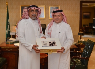 اجتماع معالي أمين العاصمة المقدسة مع مدير عام السلامة والخدمات الاجتماعية والثقافية المهندس رائد عبدالله سمرقندي