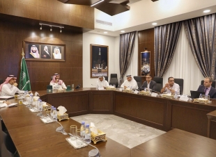 نائب أمير منطقة مكة المكرمة الأمير عبد الله بن بندر يستعرض آخر المستجدات الخاصة بمشاريع تطوير المشاعر المقدسة