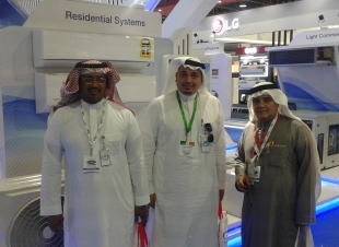 أكثر من عشرة الاف زائر للمعرض الدولي للتكييف “HVACR Expo Saudi”        وأجماع المختصين على جودة المضمون ودقة وروعة التنظيم