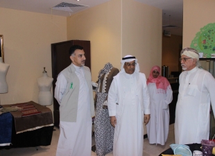الدكتور خالد ادريس يزور جمعية الأيادي الحرفية بمنطقة مكة المكرمة