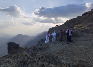 بلدي الباحة يحدد مواقع استثمارية في قرية خفة .. 