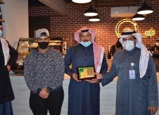 نائب مدير مكتب وزارة الرياضة بالجوف يتوج الفائزين ببطولة الشطرنج 