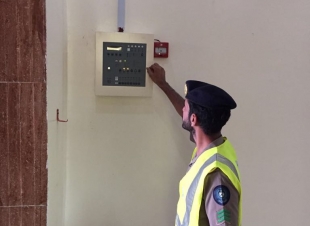 مدني خيبر ينفذ حملة للسلامة تستهدف المحلات التجارية بكافة انشطتها  والمواقع تحت لانشاء 