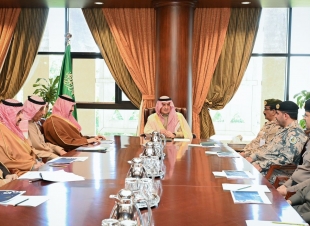 أمير تبوك يرأس اجتماع لجنة الدفاع المدني الرئيسية بالمنطقة  