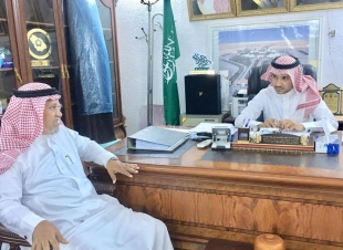 لجنة التنمية الاجتماعية بالطوال تزور محافظ الطوال المكلف لتكريم الاعلاميين الذين ابرزوا دور اللجنة