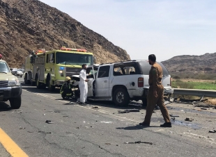 هلال الباحة يتعامل مع صدام سيارتين بالغصه أدى لحالة وفاة