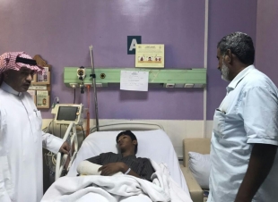 محافظ ضمد يطمئن على صحة الطالب معيدي
