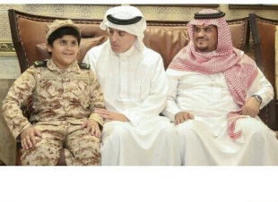 وزير الخارجية يقدم العزاء لذوي الشهيد الملازم آل فاران