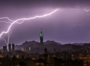 الحربي يفسر لـ«عاجل» سبب قوة العاصفة الرعدية بالمدينة المنورة يوم عرفة