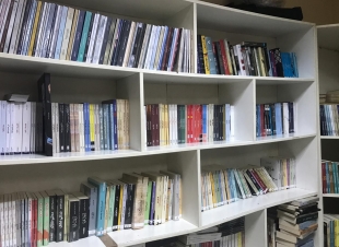 الكتاب الورقي ودور النشر