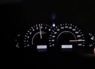 ضبط سائق متهور تباهى بقيادة مركبته بسرعة جنونية في الطائف