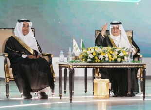 أمير تبوك يرعى بحضور نائبه تخريج ٦٧٥٥طالب وطالبة بجامعة تبوك