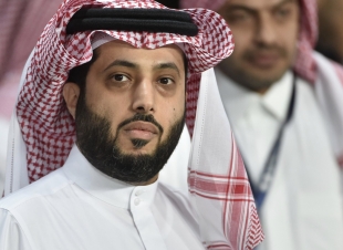 بعد أنباء عن تدهور صحته.. تداول صورة لتركي آل الشيخ من المستشفى