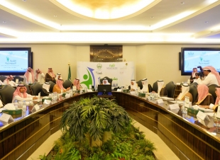 قدم الأمير خالد الفيصل  شكره لقائدة مسيرة التنمية الملك سليمان بن عبد العزيز لدى  تدشينه في مقر الإمارة بجدة (مشروع القرية النموذجية )بقريتي طفيل والسعدية