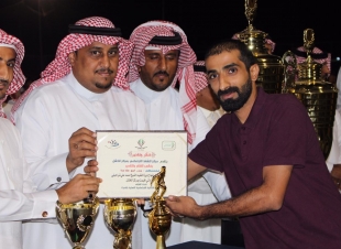 عدد من الشخصيات تحضر نهائي بطولة الشيخ الفقيد أحمد جبران شراحيلي وتتوج الكبشية باللقب.