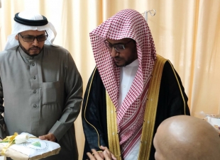 الشيخ صالح المغامسي  يزور مرضى السرطان في مستشفى الملك فهد بالمدينة 