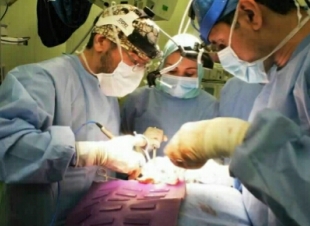 نجاح عملية معقدة لإزالة ورم سرطاني من حنجرة خمسيني بمكة