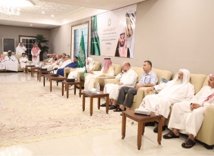 د.عبداللطيف آل الشيخ  المملكة قوية بدينها وقيادتها وشعبها وبالمسلمين في العالم لأنها تحكم شرع الله وتنشر كتابه وتبعث الدعاة