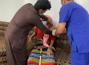*28 فرقة صحية تجوب محافظات جازان لتقديم خدمة لقاح كورونا لكبار السن*