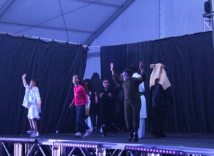 مسرح أرض المعرفة يقدم رساله  هادفة ان الخير دائما ينتصر