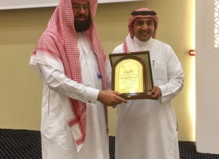 بمشاركة أكثر من ٤٠ إدارة تعليمية مدير تعليم الأحساء يدشنً ورشة مهارات فطن