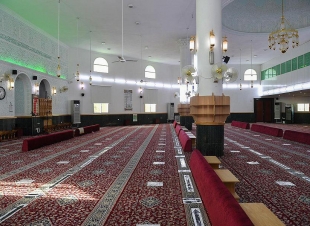 الشؤون الإسلامية تغلق 13 مسجداً في 7 مناطق بعد ثبوت حالات إصابة بكورونا بين صفوف المصلين