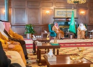 أمير منطقة تبوك يستقبل وزير البلديات والإسكان 