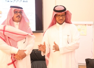 بالصور محافظ صبيا يتفقد مركز التدريب الصيفي في صبيا