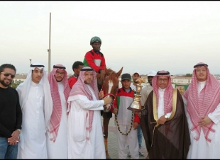 الفرس الحديدية راعبية مكة  لأبناء الشريف هزاع بن شاكر العبدلي تنتزع كأس وزارة المالية