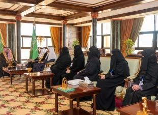 أمير تبوك يدشن حملة 