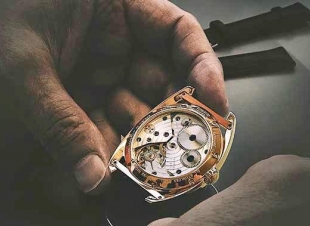 نصائح ذهبية قبل اقتناء ساعة اليد الشخصية كيف تكون  الساعة  استثماراً ؟