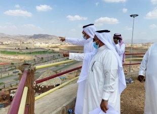 رئيس بلدية الدرب يقف على مشروع المنتزه العام