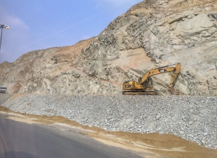 امير مكة بالنيابة يزور الطريق الدائري الرابع الذي تنفذه امانة العاصمة المقدسة  بطول 65 كيلومترًا