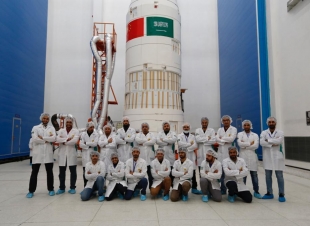 السعودية تطلق بنجاح القمرين الصناعيين سعودي سات 5أوسعودي 5ب للتصوير عالي الدقة